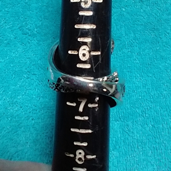 Silvertone red stone ring intricate decorative large - Picture 2 of 4